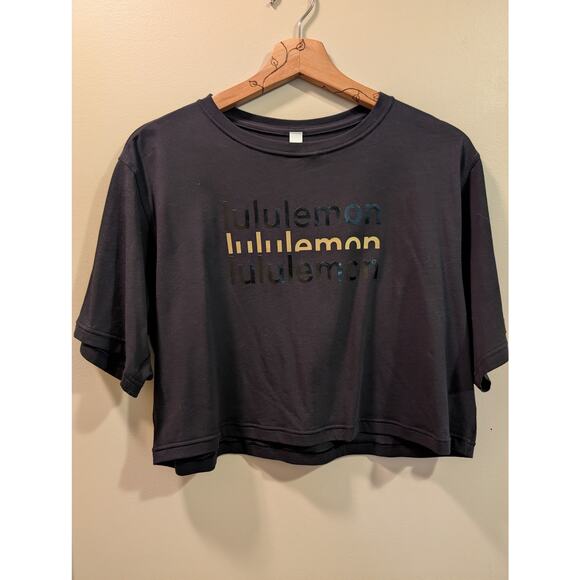 Lululemon Crop Top in Black, White & Gold - Picture 2 of 4